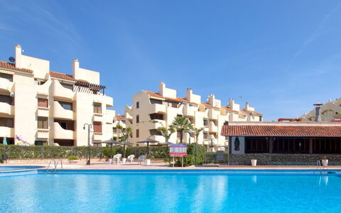 La Felicidad: Eigentum, Gebäude, Schwimmbad, Resort, Wohnung, \Stadt, Grundeigentum, Urlaub, Hotel, Haus