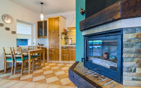 Rukavina: Eigentum, Blau, Holz, Stuhl, Interior Design, Flooring, Fussboden, Tabelle, Wohnzimmer, Küche