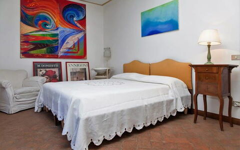 Residenza Marechiaro: Eigentum, Möbel, Bilderrahmen, Textil, Holz, Interior Design, Fussboden, Komfort, Flooring, Grundeigentum