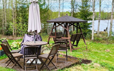 Mäntyniemi: Möbel, Gartenmöbel, Holz, Stuhl, Tabelle, Tisch Im Freien, Garten, Schatten, Hinterhof, Terrasse
