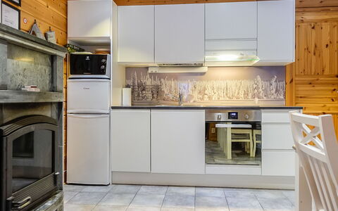 Aslakit B: Küche, Küchengerät, Major Appliance, Countertop, Holz, Flooring, Interior Design, Haushaltsgerät, Cabinetry, Möbel