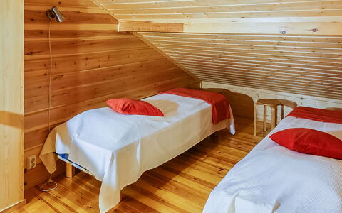 Aslakit B: Flooring, Interior Design, Fussboden, Holz, Decke, Holzboden, Schlafzimmer, Zimmer, Dachboden, Bett