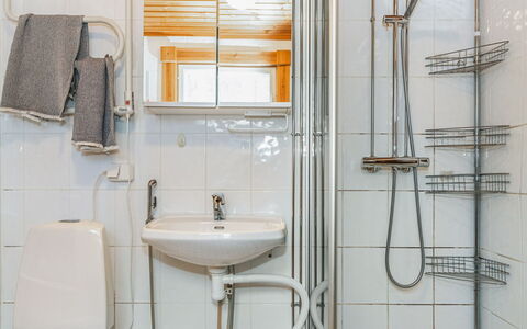 Ojala: Armatur, Flooring, Interior Design, Fussboden, Badezimmer, Sinken, Bad Sink, Installation, Decke, Zimmer