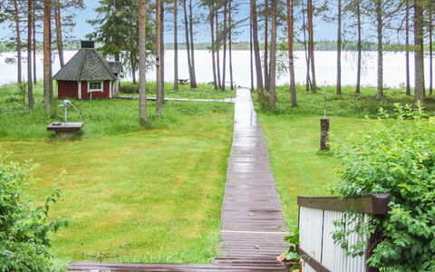 Ojala: Gras, Grundstueck, Ground, Frühling, Garten, Landscaping, Walkway, Rasen