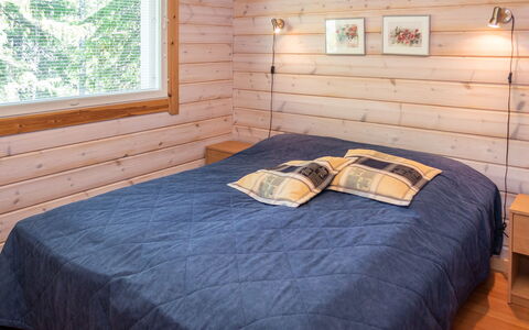 Ruka Snow and Sun 2: Holz, Interior Design, Flooring, Fussboden, Schlafzimmer, Zuhause, Decke, Bett, Holzbeize, Bettrahmen