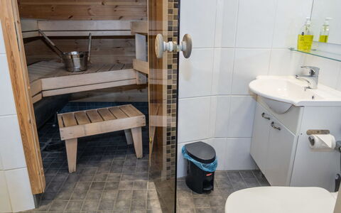 Ruka Snow and Sun 2: Flooring, Holz, Fussboden, Interior Design, Armatur, Zimmer, Installation, Badezimmer, Fliese, Sinken