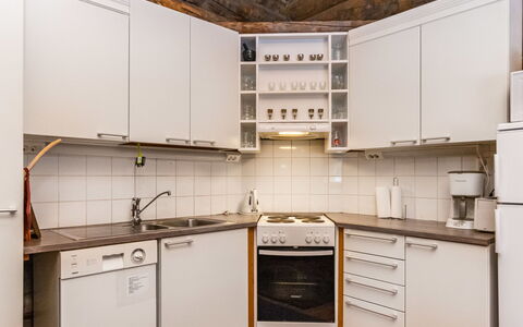 Pajuruka B5: Küchengerät, Major Appliance, Flooring, Küche, Holz, Fussboden, Interior Design, Decke, Countertop, Cabinetry