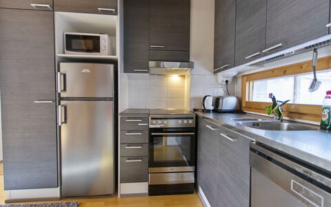 Rukapahta 5: Küchengerät, Küche, Major Appliance, Countertop, Cabinetry, Haushaltsgerät, Holz, Flooring, Interior Design, Spüle