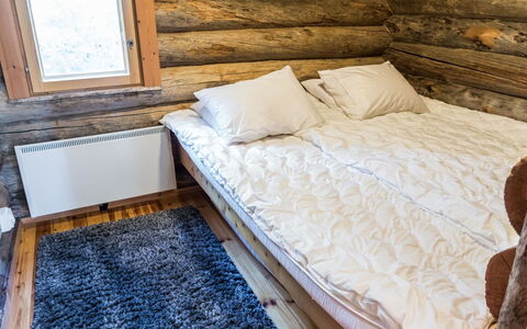 Putilanranta: Holz, Fussboden, Flooring, Linens, Schlafzimmer, Bedding, Bett, Holzbeize, Hartholz, Bettdecke