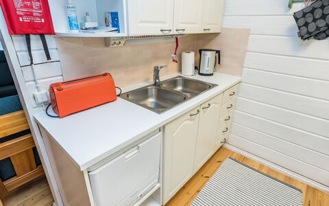 Keloranta: Küche, Flooring, Major Appliance, Küchengerät, Holz, Fussboden, Interior Design, Countertop, Cabinetry, Möbel