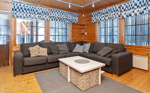 Kitkaranta: Holz, Flooring, Interior Design, Fussboden, Möbel, Decke, Holzboden, Wohnzimmer, Holzbeize, Zimmer