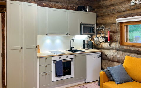 Keloveska: Küchengerät, Küche, Major Appliance, Holz, Flooring, Interior Design, Countertop, Möbel, Haushaltsgerät, Cabinetry