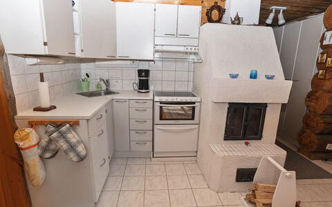 Rukanlumous 1: Küche, Küchengerät, Holz, Major Appliance, Countertop, Flooring, Möbel, Interior Design, Fussboden, Cabinetry