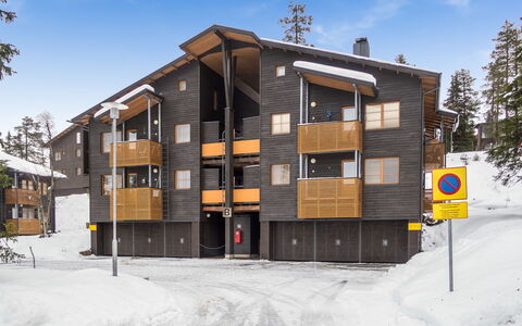 Karhunvartijan Linna B14: Fassade, Wohngebiet, Wohnung, Urban Design, Abstellgleis, Eigentumswohnung, Einfrieren