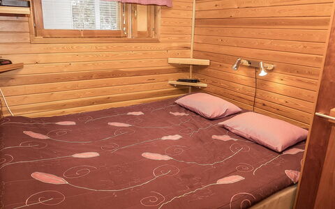 Kuusela: Holz, Fussboden, Flooring, Holzbeize, Interior Design, Zimmer, Schlafzimmer, Hartholz, Bett, Bettdecke