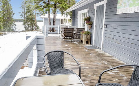 Kuusela: Holz, Möbel, Veranda, Stuhl, Gartenmöbel, Zuhause, Tür, Deck, Tisch Im Freien, Hartholz