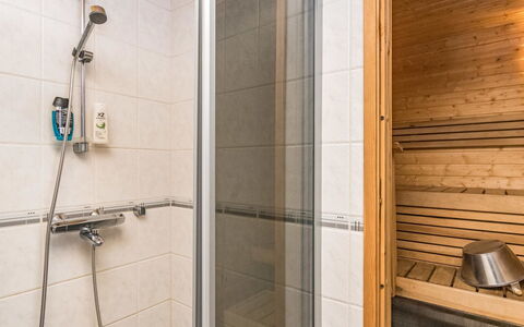Rukansyli 1: Flooring, Holz, Fussboden, Armatur, Interior Design, Installation, Zimmer, Dusche, Badezimmer, Fliese