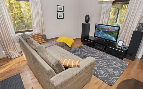 Vuorimäki: Möbel, Flooring, Fussboden, Interior Design, Couch, Holz, Wohnzimmer, Zimmer, Zuhause, Beleuchtung