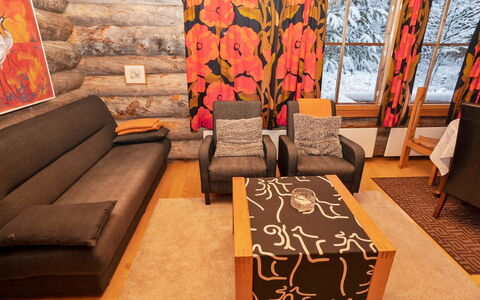 Tähtiruka 3: Flooring, Möbel, Holz, Fussboden, Interior Design, Braun, Orange, Zimmer, Wohnzimmer, Couch