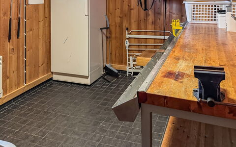 Sompsanniemi: Holz, Flooring, Fussboden, Zimmer, Holzbeize, Sperrholz, Hartholz, Cabinetry, Regal