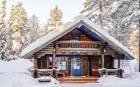 Tikkatupa: Holz, Hütte, Blockhaus, Wald, Schuppen, Gartenbauten, Lärche, Wald, Holzbeize
