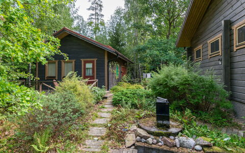 Metsä-Iivari: Fenster, Zuhause, Holz, Haus, Abstellgleis, Hütte, Dach, Einfrieren, Schiebefenster, Steigung