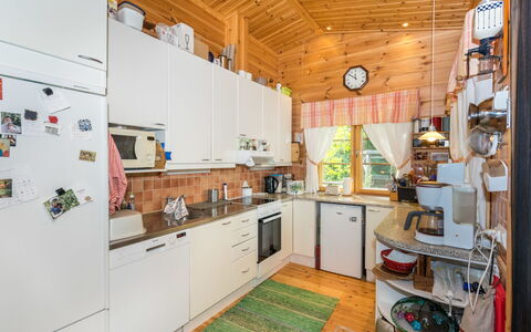 Metsä-Iivari: Fenster, Zuhause, Holz, Haus, Abstellgleis, Hütte, Dach, Einfrieren, Schiebefenster, Steigung