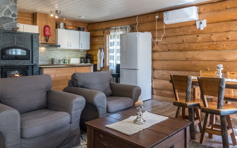 Aurora Cabin: Möbel, Holz, Flooring, Interior Design, Couch, Wohnzimmer, Fussboden, Zuhause, Zimmer, Decke