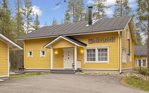 Jutapirtti: Holz, Hütte, Blockhaus, Wald, Schuppen, Gartenbauten, Lärche, Wald, Holzbeize