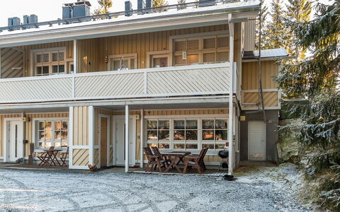 Tahkontilhi e 5: Holz, Zuhause, Abstellgleis, Hütte, Schiebefenster, Winter, Historisches Haus, Daylighting, Einfrieren