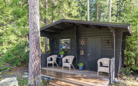 Heikinranta: Holz, Hütte, Blockhaus, Wald, Schuppen, Gartenbauten, Lärche, Wald, Holzbeize