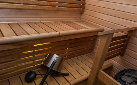 Tahko Spa Red - Golf Apartment: Gras, Haus, Hütte, Grundstueck, Zuhause, Estate, Rasen, Abstellgleis, Bauernhaus, Veranda