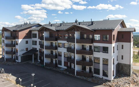Nordic Chalet 9208