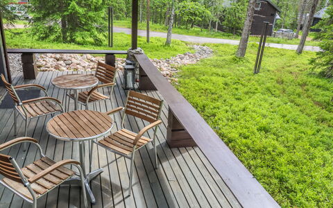 Villa Lumo (Ent. Ylläskyrö): Holz, Möbel, Gartenmöbel, Hartholz, Deck, Holzboden, Planke, Veranda, Stuhl, Holzbeize