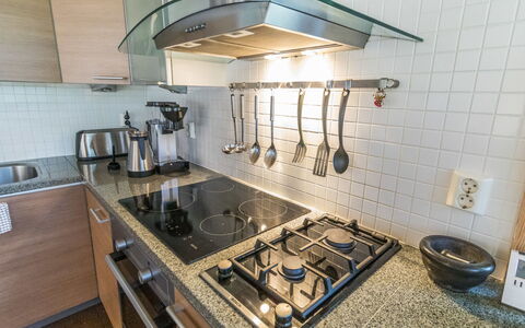 Villa Lumo (Ent. Ylläskyrö): Küche, Küchengerät, Countertop, Major Appliance, Herd, Gasherd, Herd, Cabinetry, Haushaltsgerät, Spüle