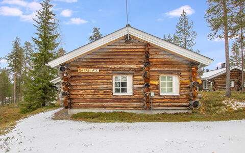 Lomaylläs D58 Palovaarankaarre 11B: Hütte, Haus, Zuhause, Gartenbauten, Abstellgleis, Blockhaus, Bauernhaus, Estate, Schuppen, Garten