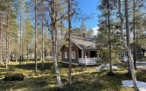 Ylläsriekko Itätupa: Dach, Zuhause, Abstellgleis, Hütte, Garten, Hartholz, Design, Gartenbauten, Holzbeize, Bauernhaus