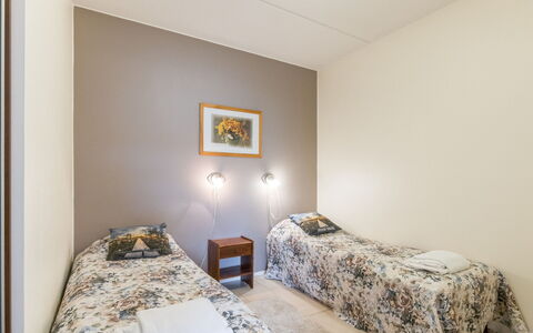 Yllästar 3 As 508: Wand, Fussboden, Flooring, Bett, Interior Design, Schlafzimmer, Holz, Decke, Zimmer, Bettdecke