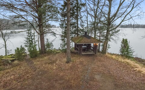 Kärkimökki: Baum, Bank, Haus, Hütte, See, Teich, Wald, Blockhaus