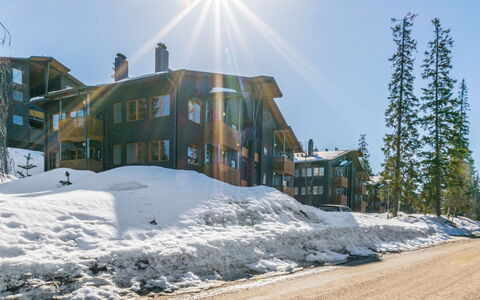 Karhunvartijan Linna C22: Holz, Abstellgleis, Hütte, Haus, Zuhause, Planke, Gartenbauten, Blockhaus, Hartholz, Veranda