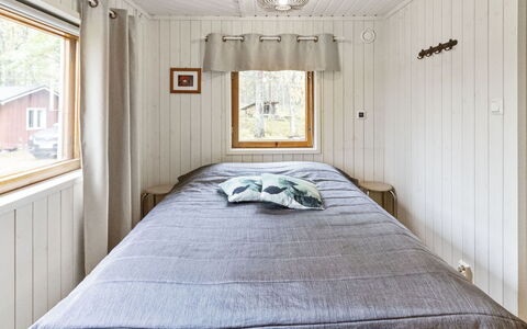 Koppelokangas: Balkon, Wohnung, Schatten, Glas, Eigentumswohnung, Geländer, Veranda, Daylighting, Deck, Gartenmöbel