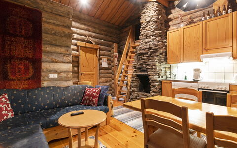 Lomaylläs D59 Palovaarankaarre 13 a: Holz, Hütte, Blockhaus, Wald, Schuppen, Gartenbauten, Lärche, Wald, Holzbeize