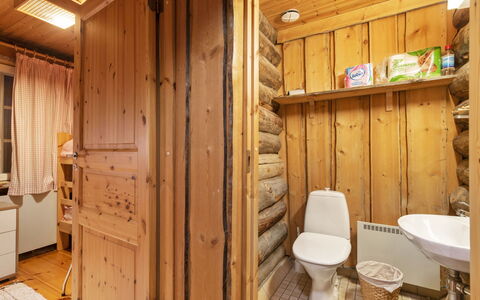 Lomaylläs D59 Palovaarankaarre 13 a: Holz, Hütte, Blockhaus, Wald, Schuppen, Gartenbauten, Lärche, Wald, Holzbeize