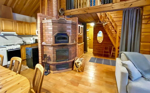 Vuonkuma: Holz, Decke, Hütte, Interior Design, Hartholz, Blockhaus, Holzbeize, Zimmer, Wohnzimmer, Couch