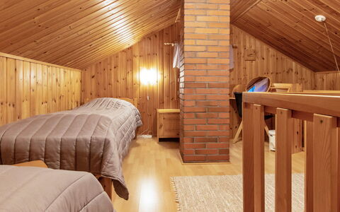 Ylläskarpalo 1 Päätyhuoneisto: Holz, Interior Design, Fussboden, Flooring, Decke, Möbel, Zimmer, Schlafzimmer, Bett, Beleuchtung