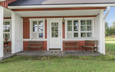 Ylläskarpalo 1 Päätyhuoneisto: Fenster, Holz, Haus, Tür, Zuhause, Hütte, Dach, Veranda, Abstellgleis, Hartholz