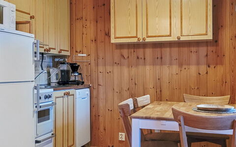 Ylläskarpalo 3 Päätyhuoneisto: Holz, Abstellgleis, Dach, Hütte, Haus, Zuhause, Tür, Veranda, Gartenbauten, Bauernhaus