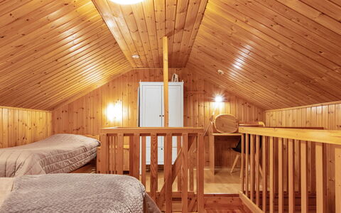 Ylläskarpalo 3 Päätyhuoneisto: Holz, Abstellgleis, Dach, Hütte, Haus, Zuhause, Tür, Veranda, Gartenbauten, Bauernhaus