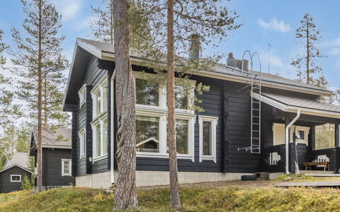 Uuvana: Bett, Möbel, Schlafzimmer, Interior Design, Bedding, Bettdecke, Flooring, Holz, Fussboden, Zimmer