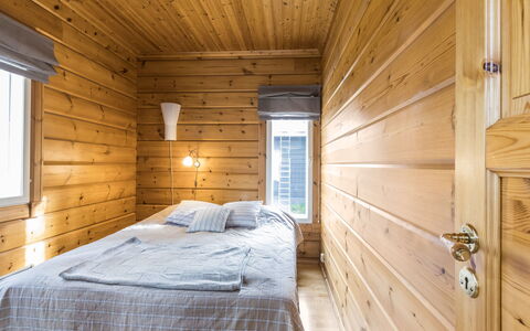 Uuvana: Bett, Möbel, Schlafzimmer, Interior Design, Bedding, Bettdecke, Flooring, Holz, Fussboden, Zimmer